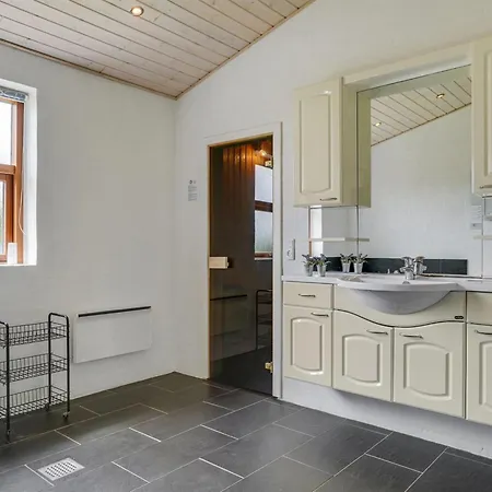 Roope - 50m From The Sea By Interhome Semesterbostad
